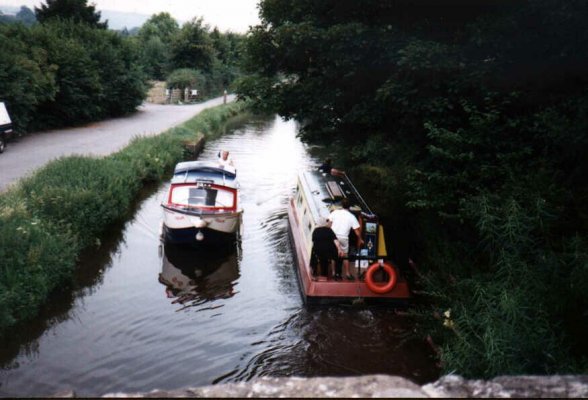 NarrowBoat3.jpg