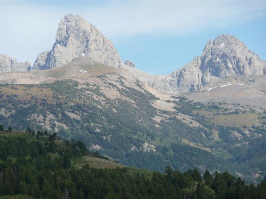 The Tetons on the west side (Medium).JPG