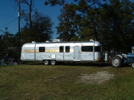 Silver Streak Travel Trailers 1983 001.JPG