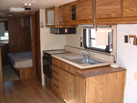 Silver Streak Travel Trailers 1983 005.JPG