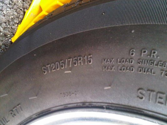 IMG01389-20120126-1555 trailer tire.jpg