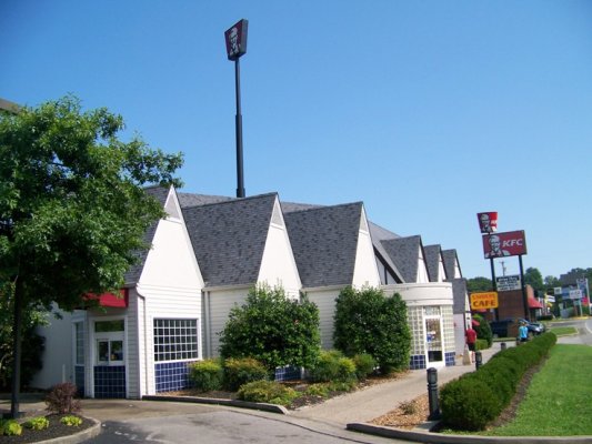 8-11-11 Birthplace of KFC Corbin, Kentucky .jpg