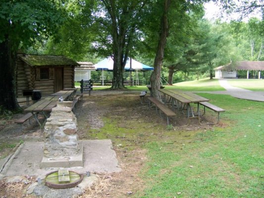 8-11-11Dr Thomas Walker State Historic Site nice picnic area.jpg