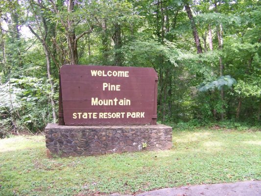 8-11-11 Pine Mountain State Resort Park Kentucky .jpg