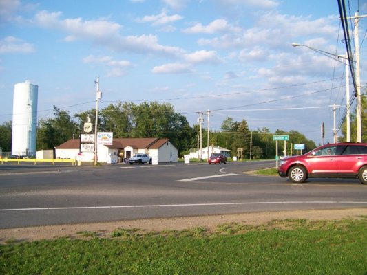 8-24-11 Kathy's Wings & Pizza Coner of Maiden Ln & NY 104 Oswego, NY 2.jpg