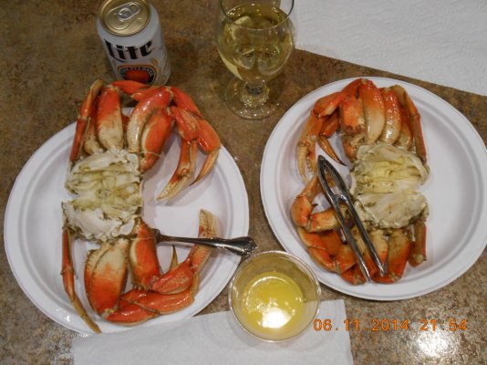 crab for supper 004.JPG