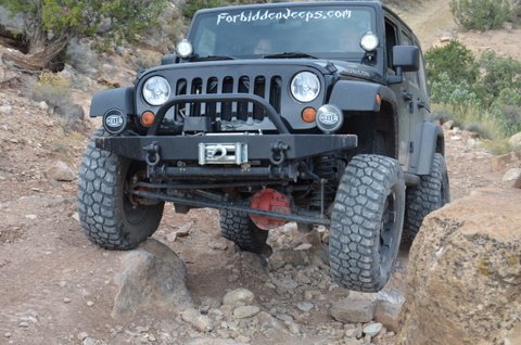 Jeeping at Picture Frame Arch 027.JPG