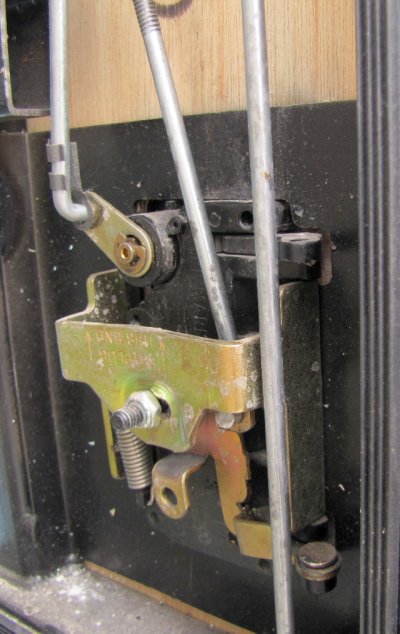 Inside_door_latch.jpg