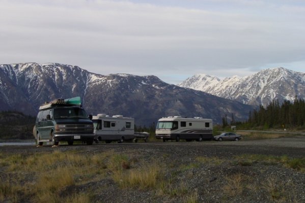 2003 01 Boondocking on Kluane Lake.JPG