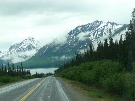 Yukon Highway [800x600].JPG