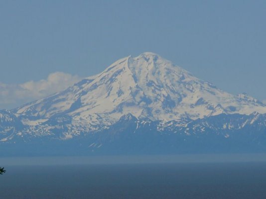 Mt Redoubt Volcano [800x600].JPG