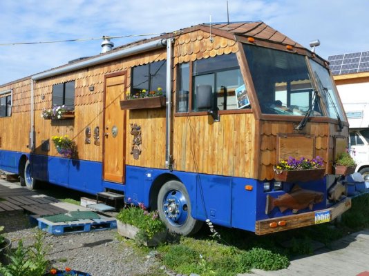 Alaskan RV [800x600].JPG