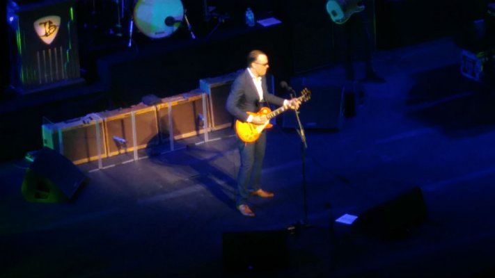 Joe Bonamassa 2017.jpg