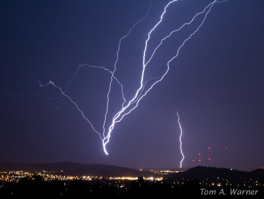 upward-lightning-pic.jpg