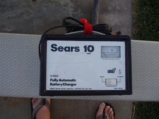 Sear 10 Amp, 12 VDC Battery Charger (Small).jpg