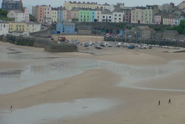 Tenby_outside_harbor.JPG