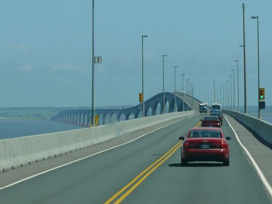 PEI Bridge 2 [800x600].JPG