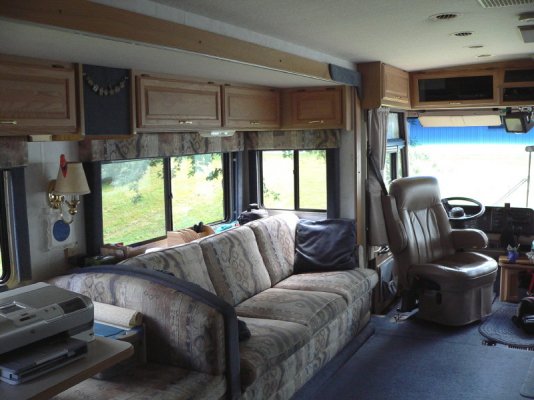 08-06-08  Winnebago inside pictures 002_1.jpg