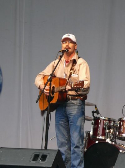 Labrador Folk Singer [800x600].JPG