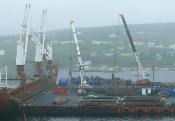 Unloading Oil Rig Anchor Chain [800x600].JPG