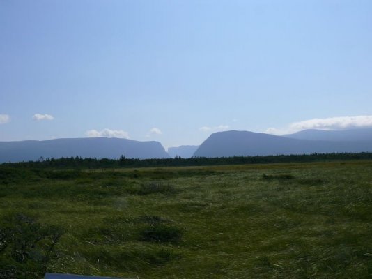 Western Brook Pond From Parking Lot [800x600].JPG