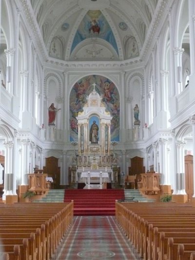 Saint Pierre Church [800x600].JPG