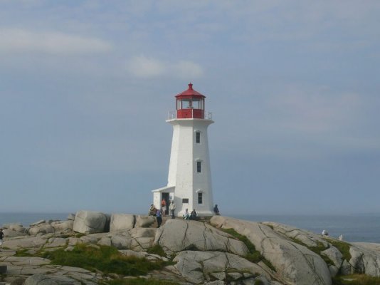 Peggys Cove Light [800x600].JPG