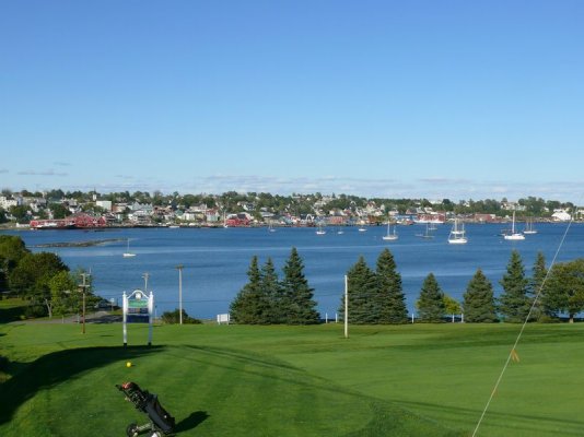 Lunenburg Waterfront [800x600].JPG