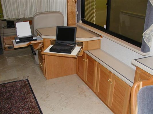 Desk -03 (Small).JPG