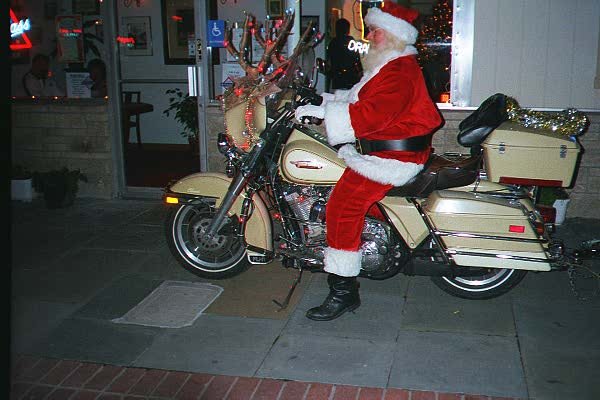 Santa-motorcycle2.jpg