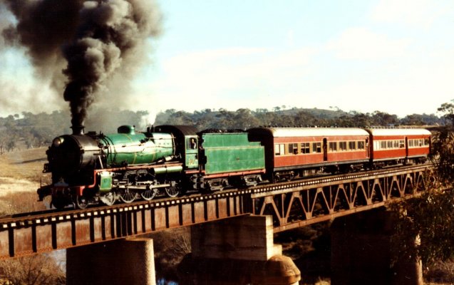Canberratrain1982b.jpg