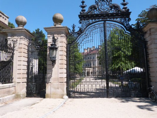 Rosecliff front gate.JPG