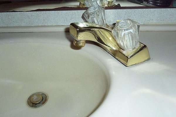 A old faucet.jpg