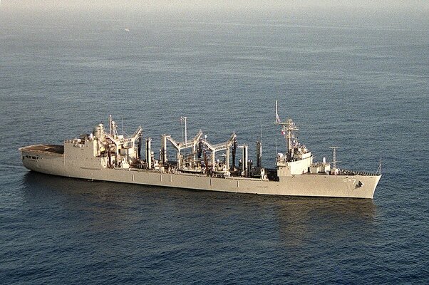 1280px-USS_ROANOKE_(AOR-7)_underway_off_the_coast_of_Guantanamo_Bay,_Cuba.jpg