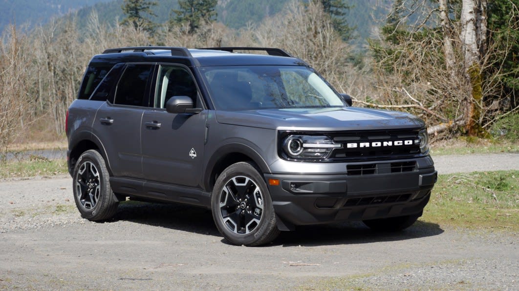 2021-Ford-Bronco-Sport-Outer-Banks-front-three-quarter.jpeg