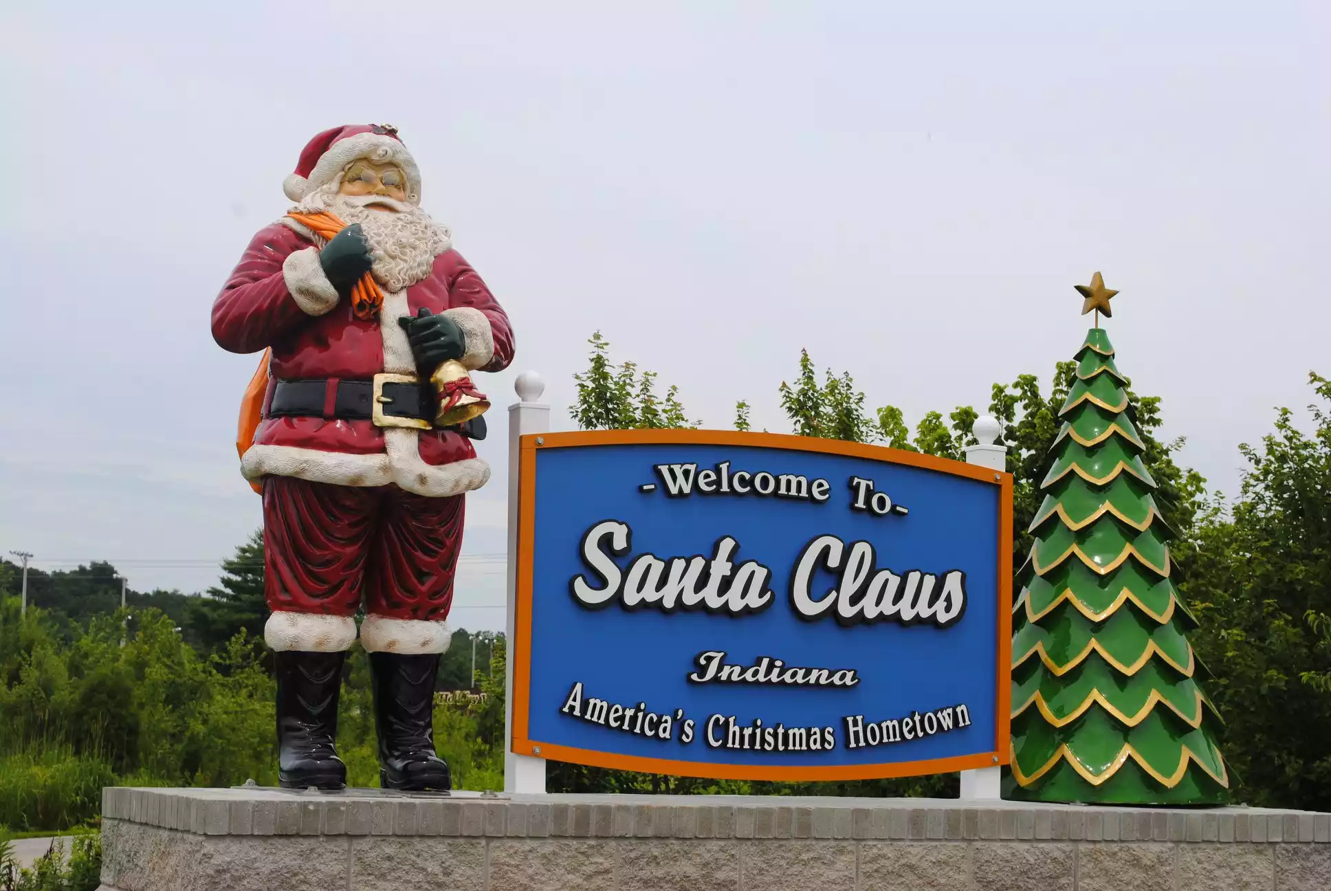 Entrance sign to Santa Claus, Indiana